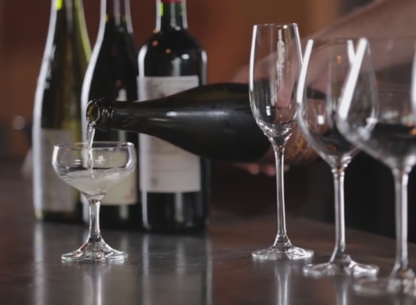 How to choose the right wine glass on YouTube