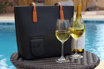 PortoVino wine purse with pour spout